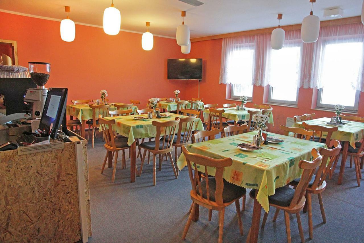 Pod Javorem Hotel Velke Karlovice Luaran gambar