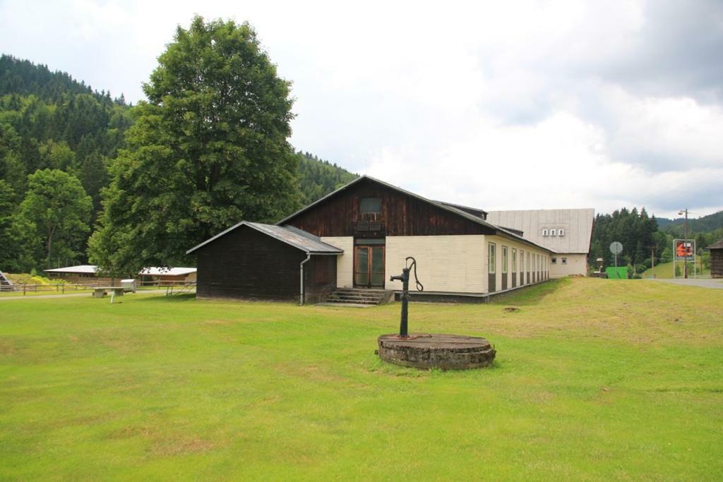 Pod Javorem Hotel Velke Karlovice Luaran gambar
