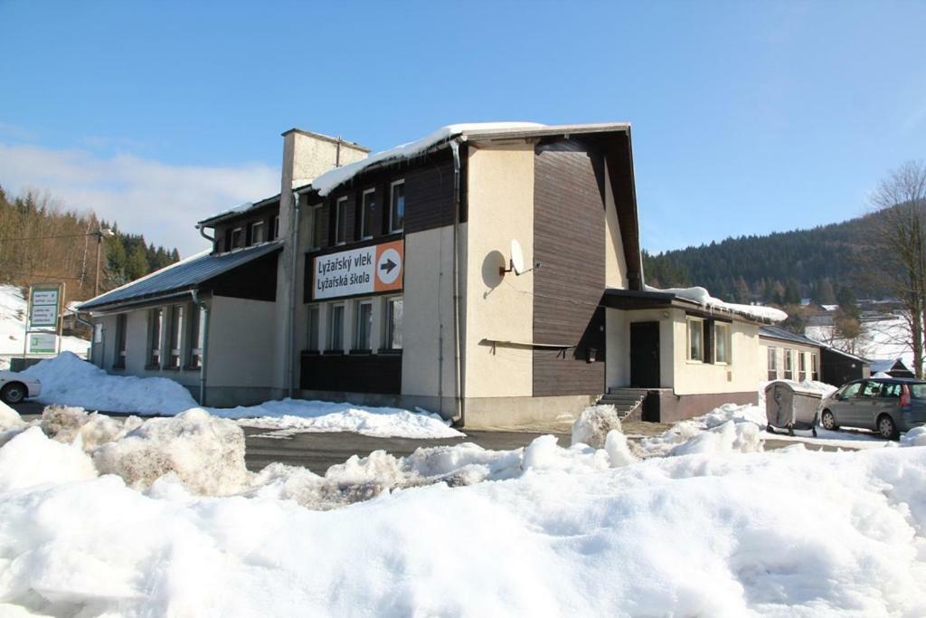 Pod Javorem Hotel Velke Karlovice Luaran gambar
